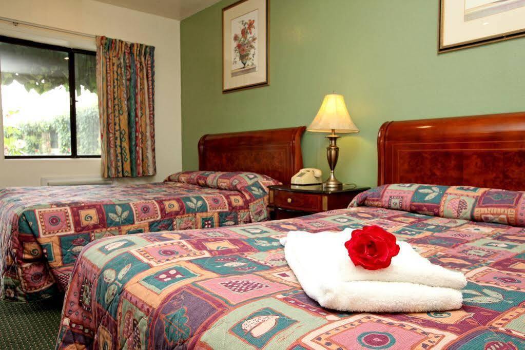Monterey Oceanside Inn Esterno foto